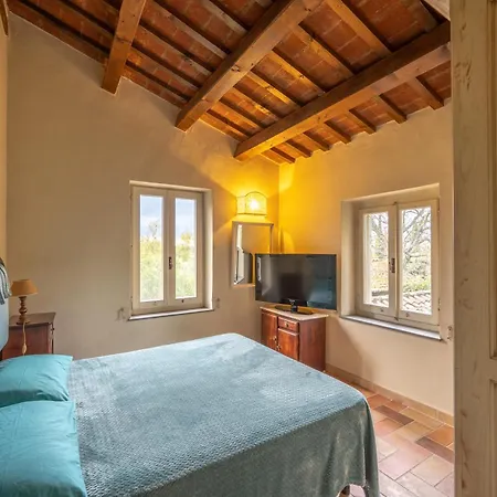 Casale Sforna - Con 2 Da Letto E Piscina - Italywego Appartamento *