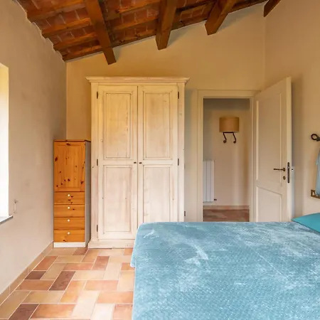 Casale Sforna - Con 2 Da Letto E Piscina - Italywego *